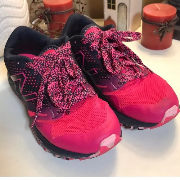 NEW. ! NewBalance Trail runner size 7 - Picture 4 of 7